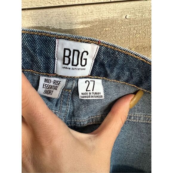 UO URBAN OUTFITTERS BDG MIDRISE ESSENTIAL JEAN DENIM SHORT CUTOFF SZ 27 - Picture 5 of 5